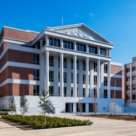 杏林大学